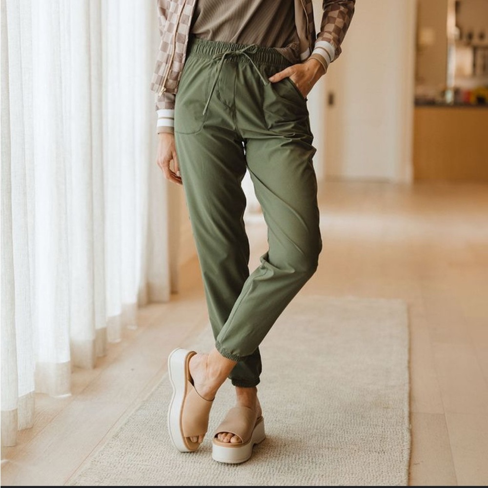 Albion Fit Women’s Olive Joggers